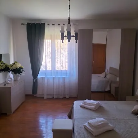 House Tramonto D'oro Daire Ficulle